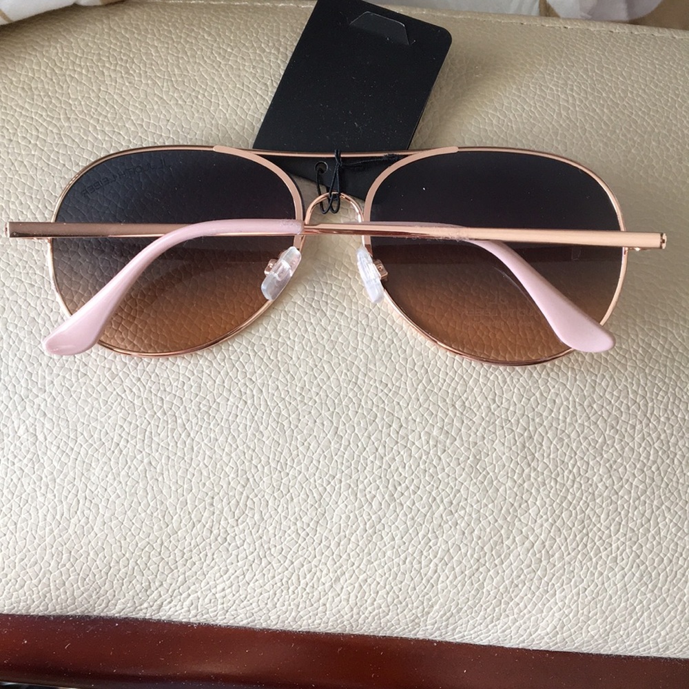 Judith Lieber Gold Sunglasses Aviator w pink accent - Picture 2 of 3